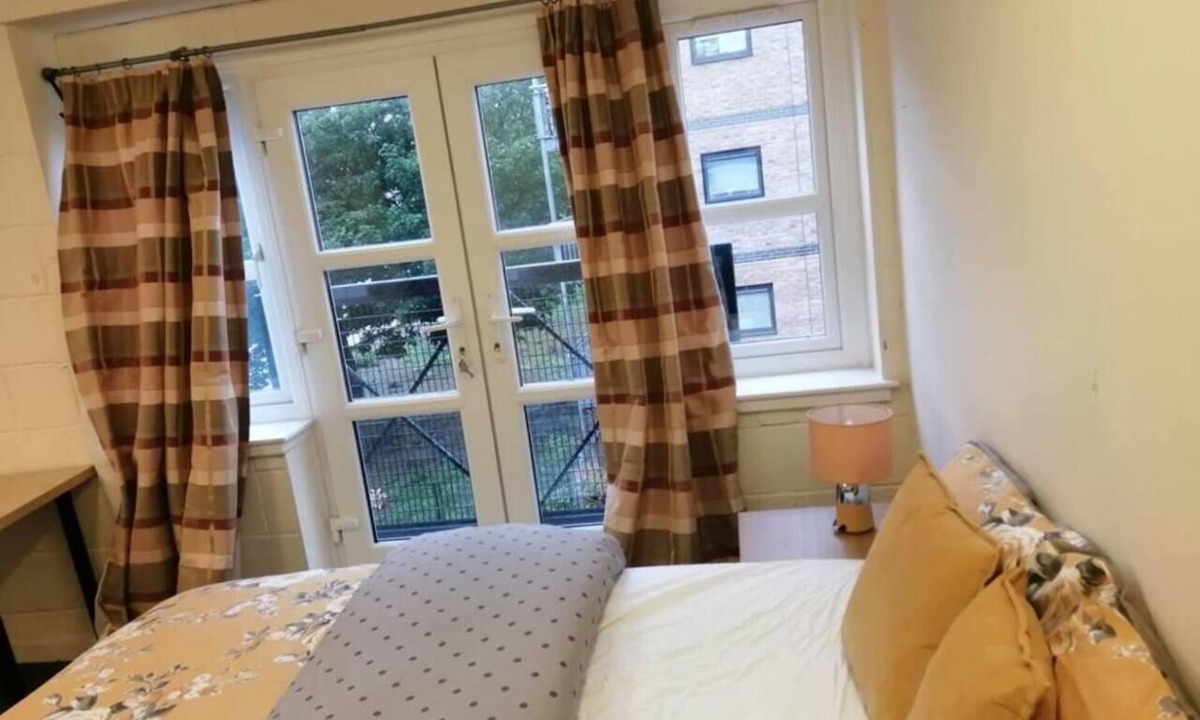 Bromley South Apartment | House - Sleeps 8 & Free Parking