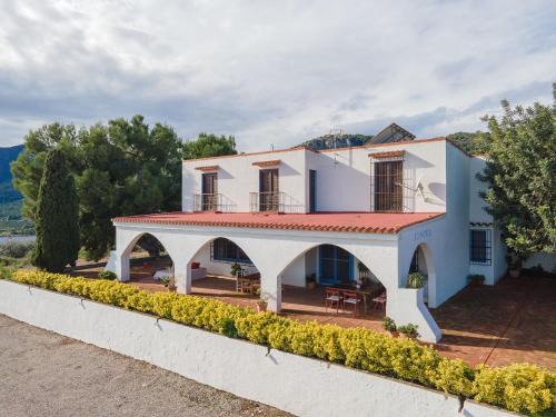 Nules House | House -Sleeps 8-Natural Pool-Pet Friendly