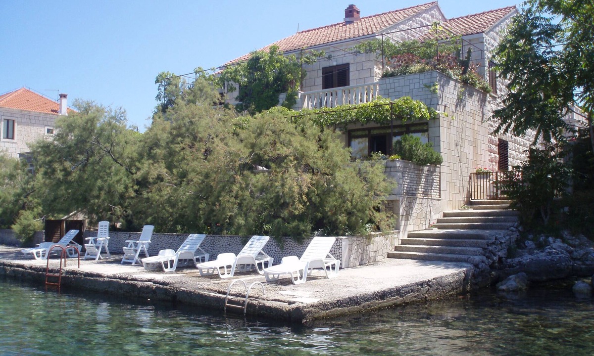 Lumbarda House | House stone house Gregov