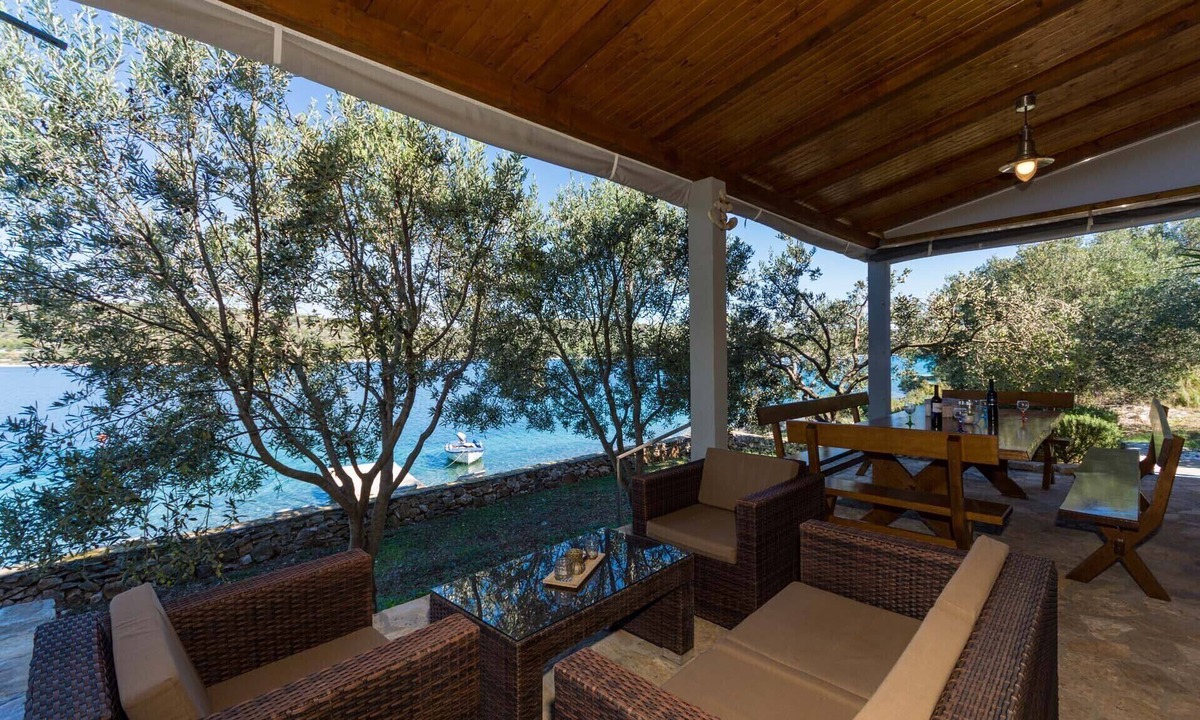 Businci House | House SVETA FUMIJA 1-beachfront, with private boat
