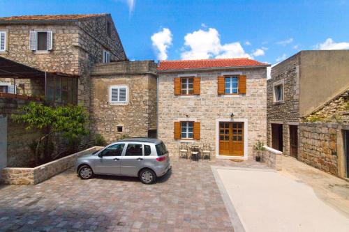 Vrboska House | House Tia