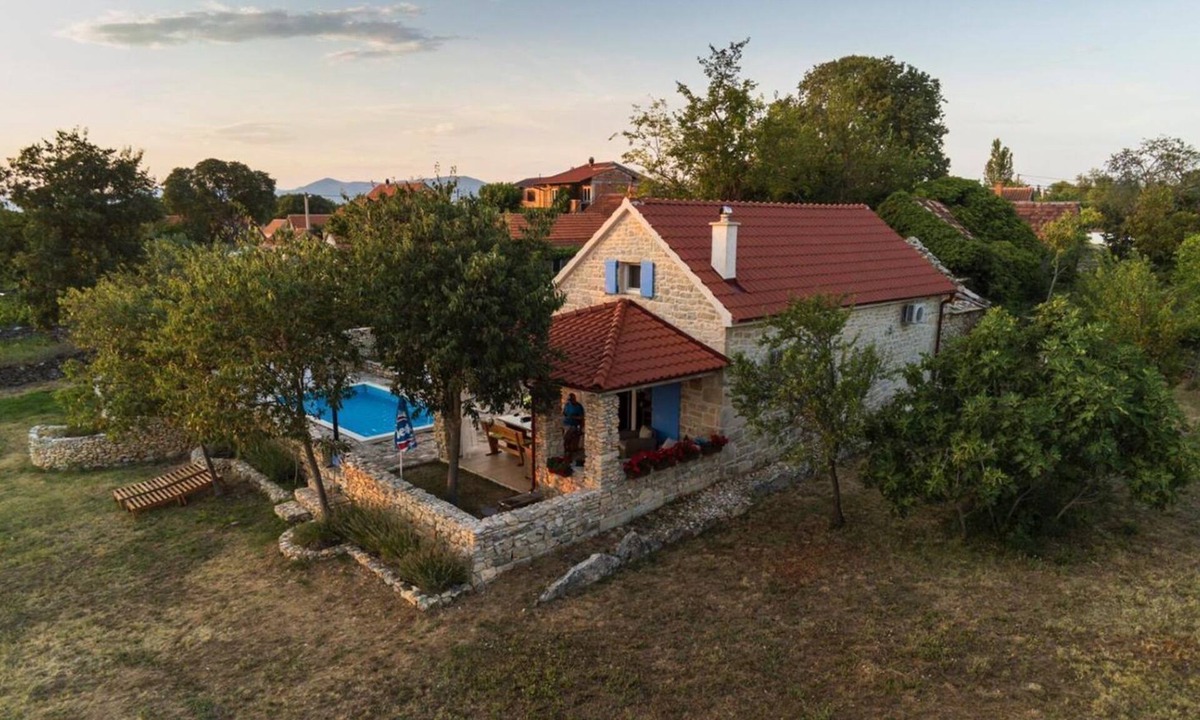 Oklaj House | House Toma (116341-K1) - Oklaj