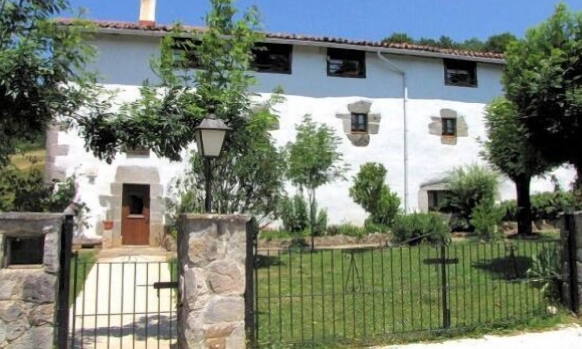 Aldatz Cottage | House Uhaldeko Borda for 10 people