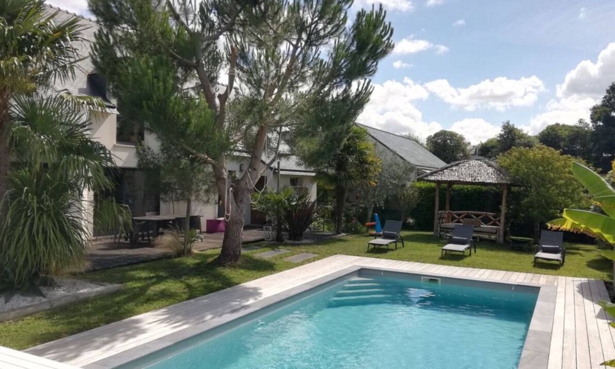 Theix-Noyalo House | House vannes private pool and sauna 4 CH