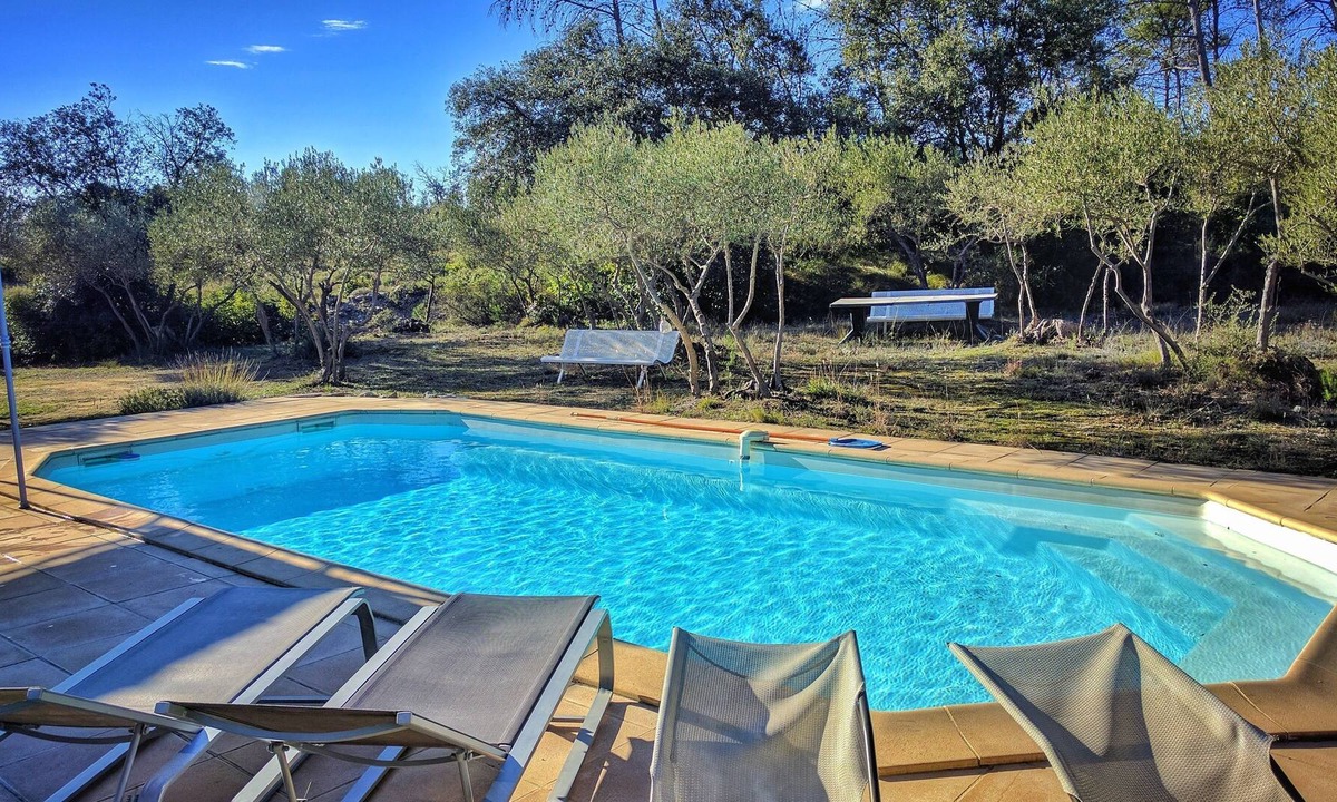 Saint-Bauzille-de-Montmel Villa | House view over cliff and olivette