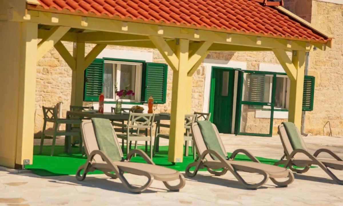 Oklaj House | House Villa Karaga (11178-K1) - Oklaj