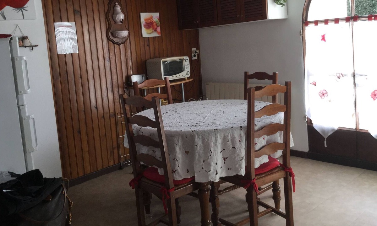 Saint-Julien House | House / Villa - Saint-Julien