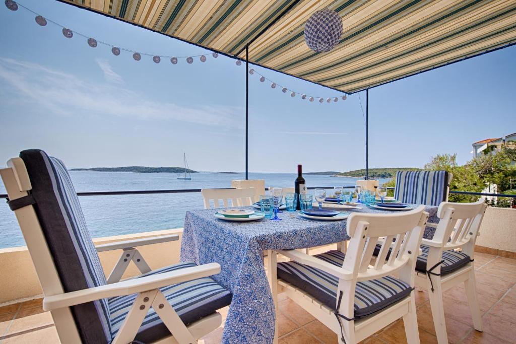 Milna House | House Vissa