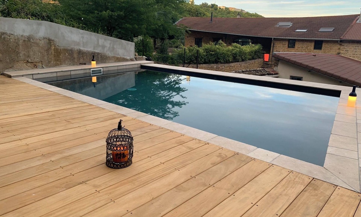 Saint-Cyr-au-Mont-d'Or House | House with pool in a small condominium