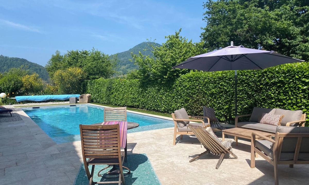 Saint-Martin-d'Uriage House | House with beautiful swimming pool and wooded garden inviting you to laze around