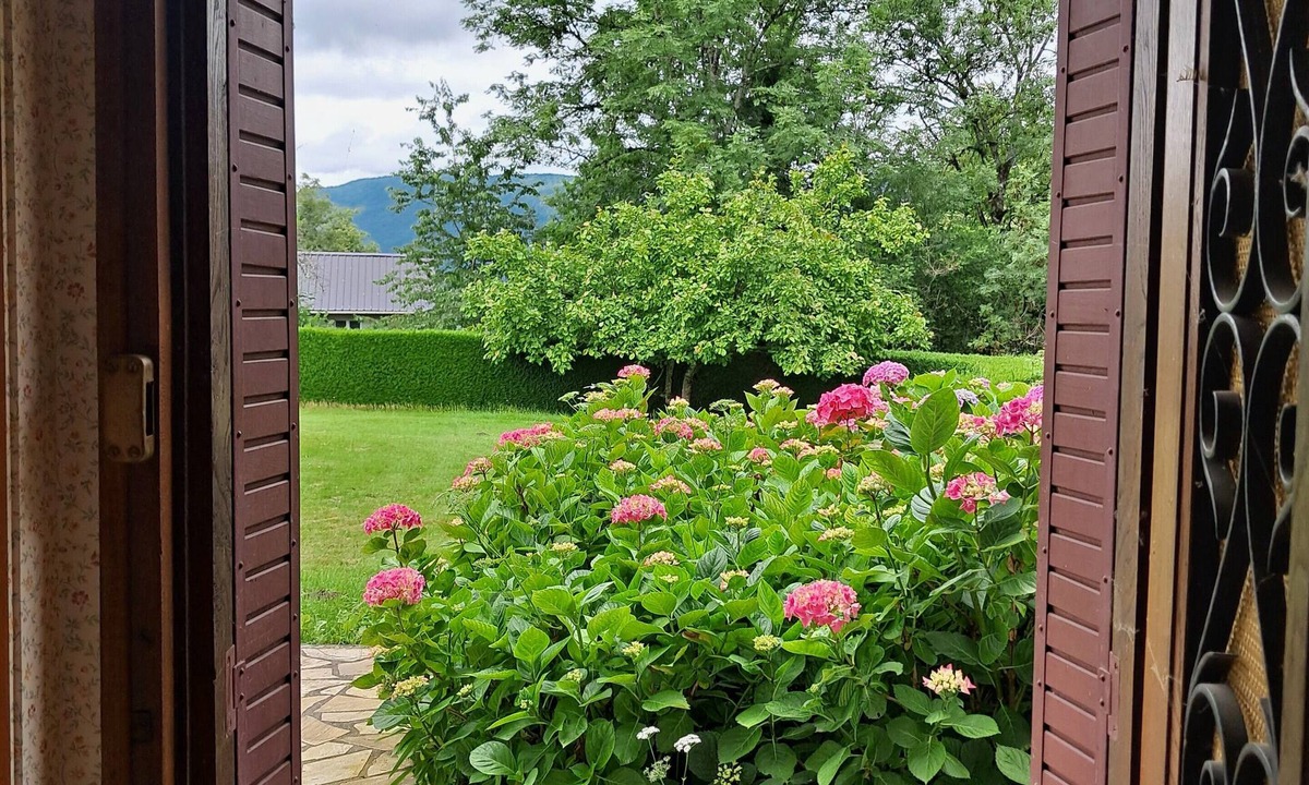 Attignat-Oncin House | House with beautiful view and quiet location