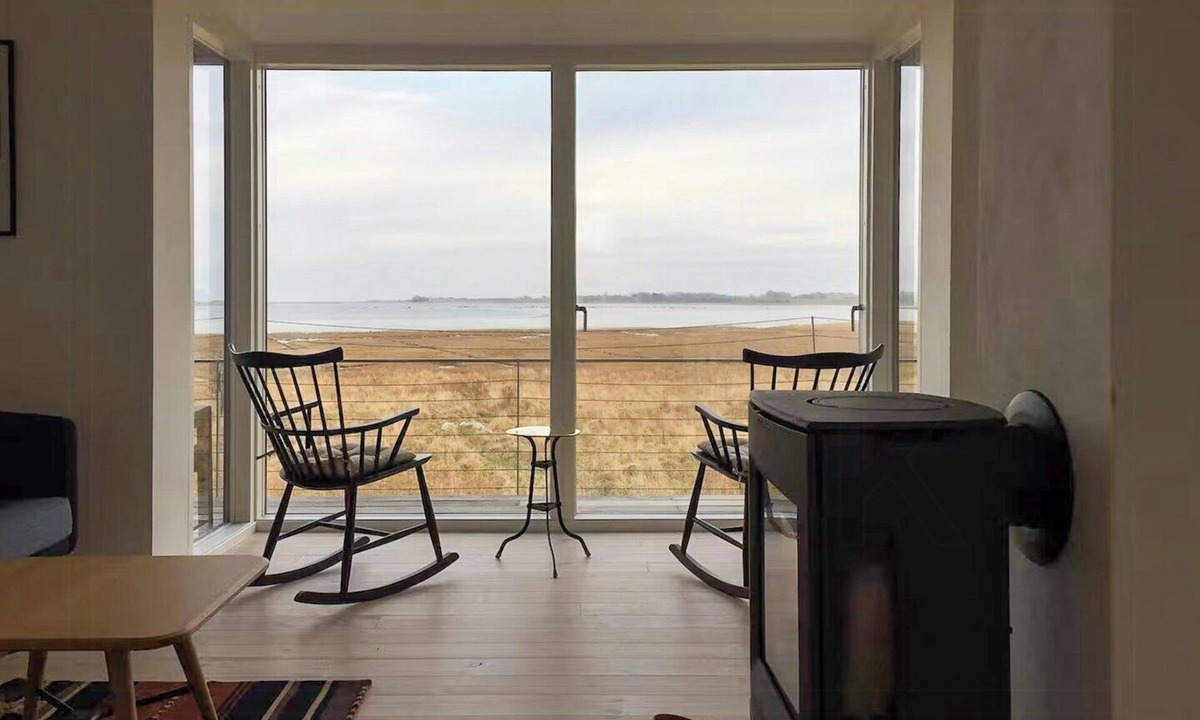 Samsø House | House with covered terrace by Stavns Fjord