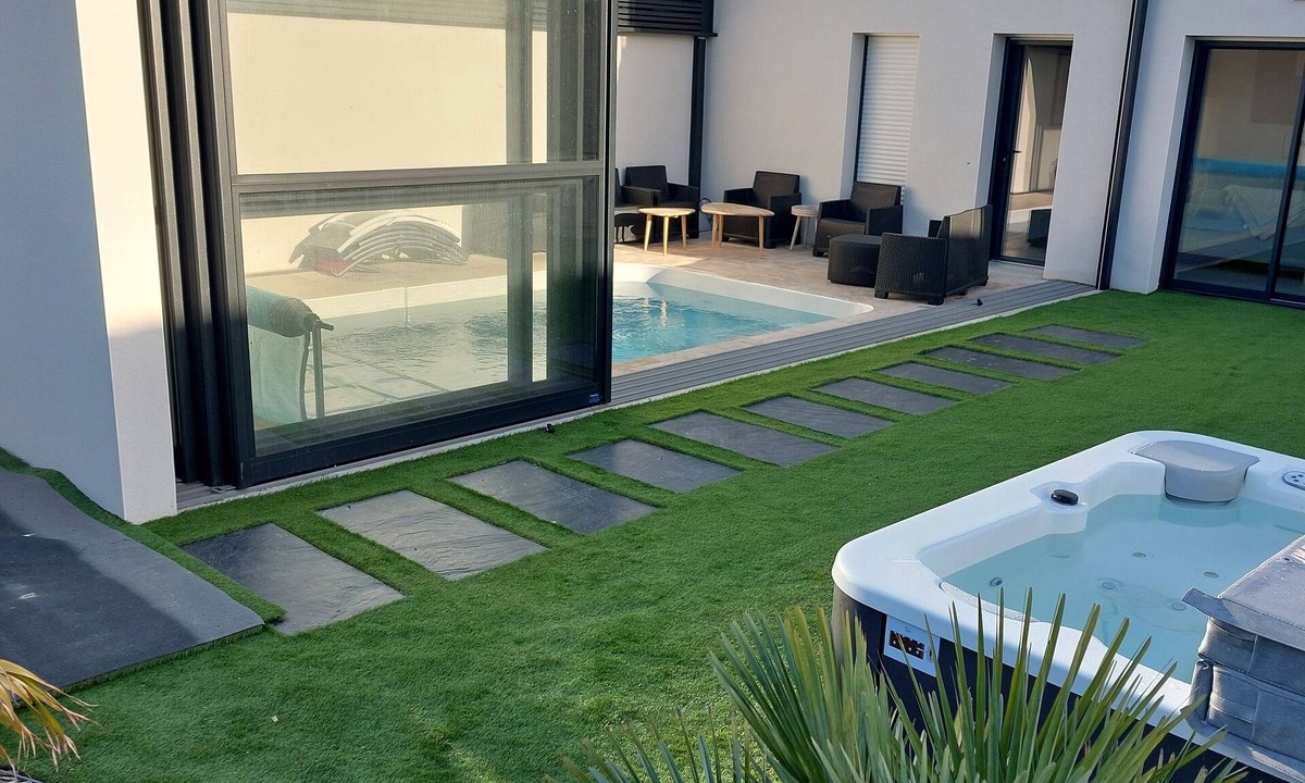 Bretignolles-sur-Mer House | House with pool, jacuzzi and garden by the sea