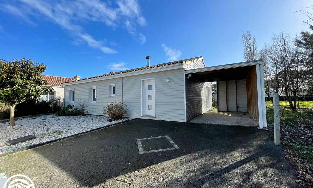 Bretignolles-sur-Mer Cottage | House with private garden - 6 guests