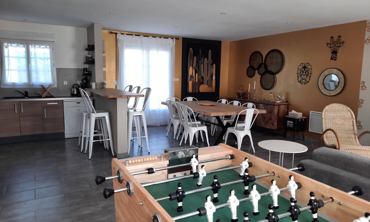 Saint-Romain-le-Preux House | House with barn, games, spa and survey