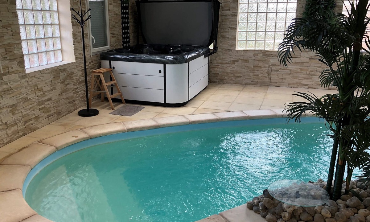 Villemeux-sur-Eure House | House with indoor pool 4 bedrooms 3 bathrooms billiards jacuzzi sauna