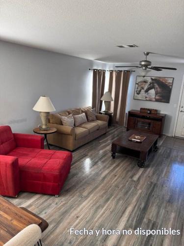 Austin House | House with King Bed & Fire-pit Minutes to Cota and Tesla, Near Airport