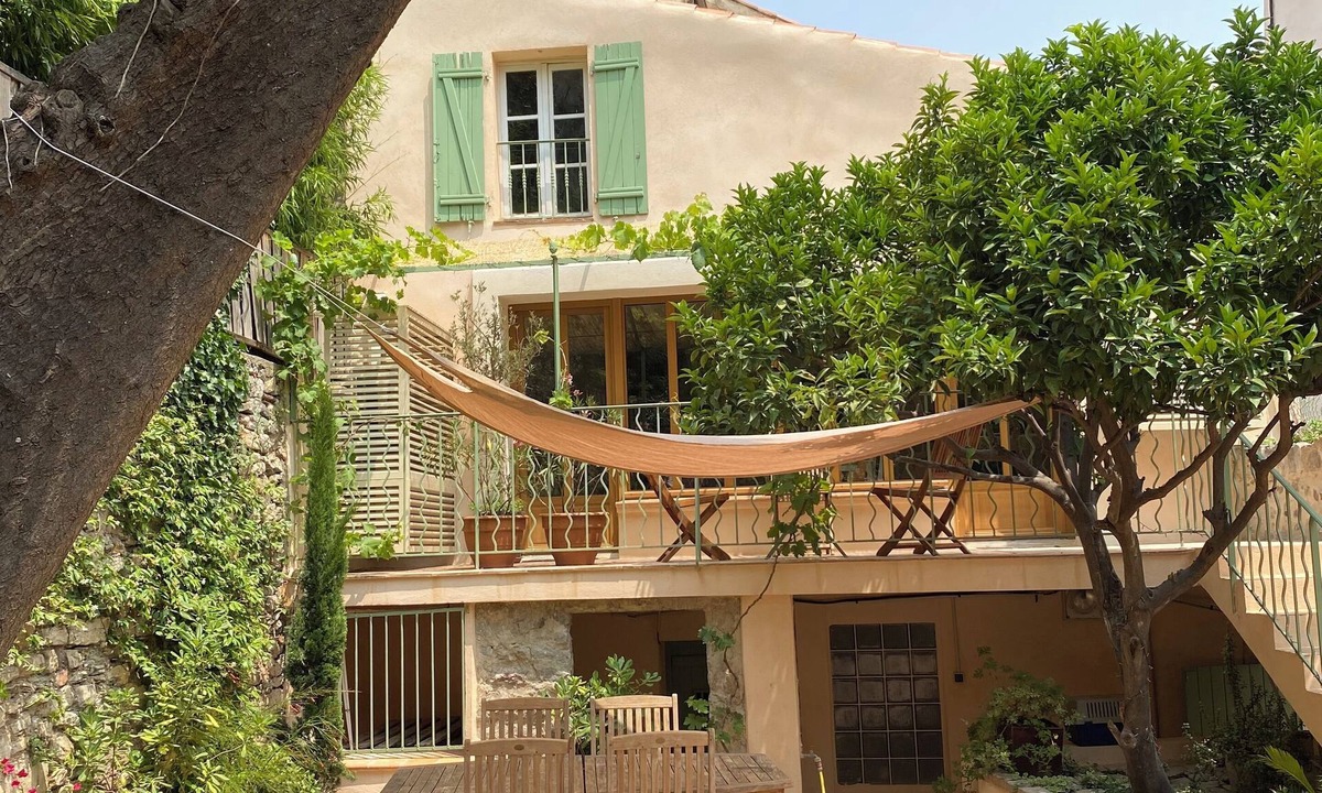 Hyeres City Centre House | House with large terrace in the heart of the old town of Hyères