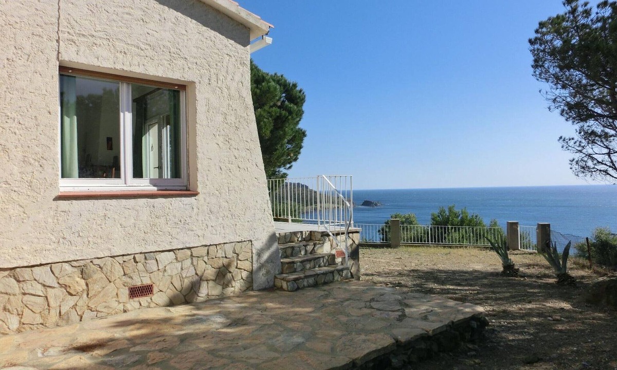 Llanca Cottage | House with Panoramic View near Beaches at Cap Ras