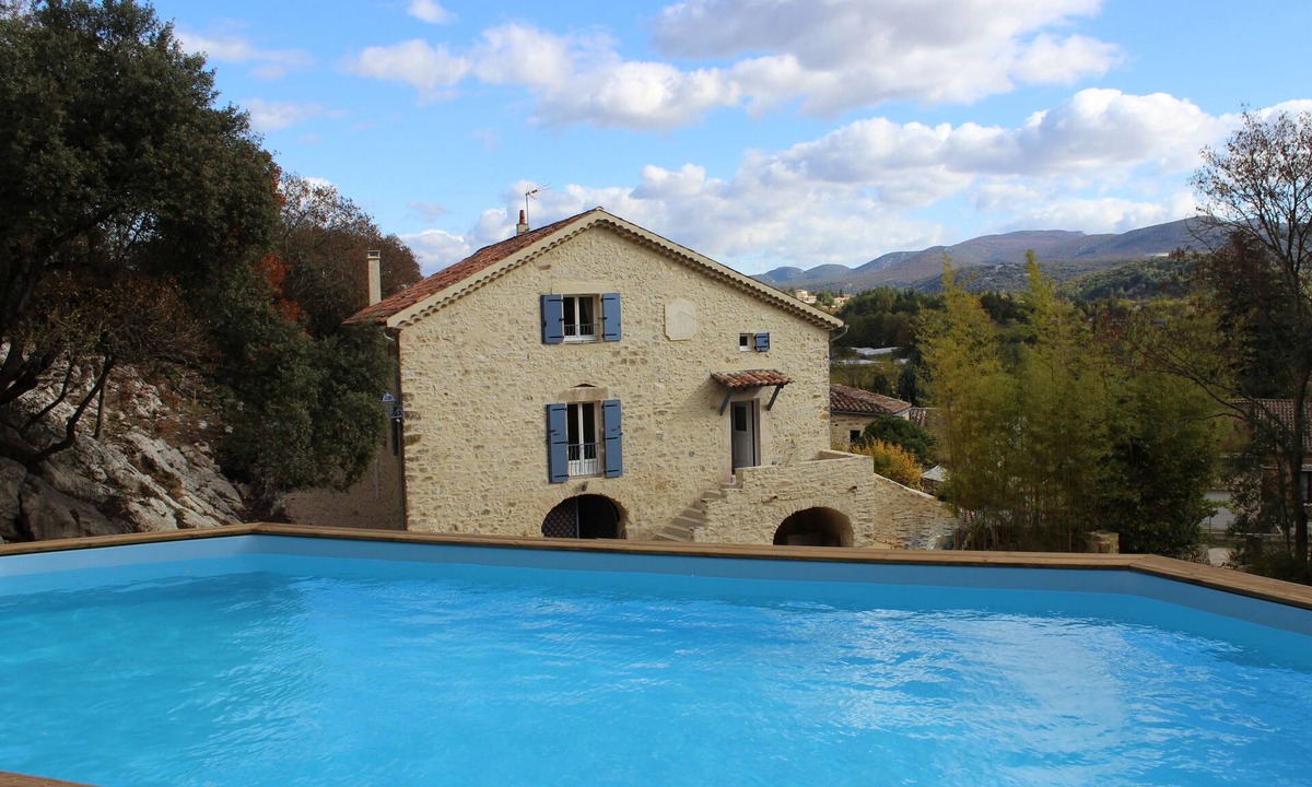 Salavas House | House with pool and spa