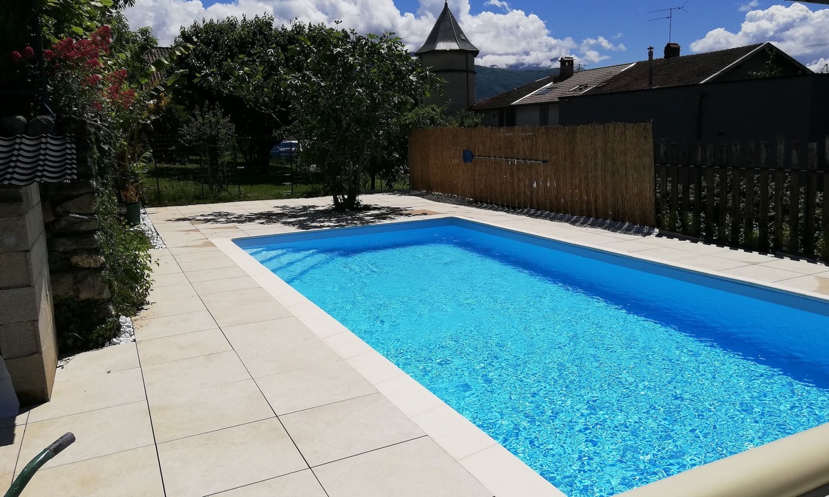 Brie-et-Angonnes House | House with private pool between countryside & mountains