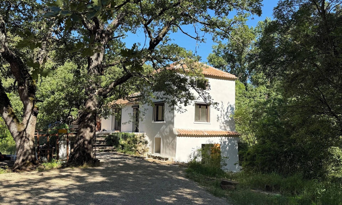 Entrecasteaux House | House with private river