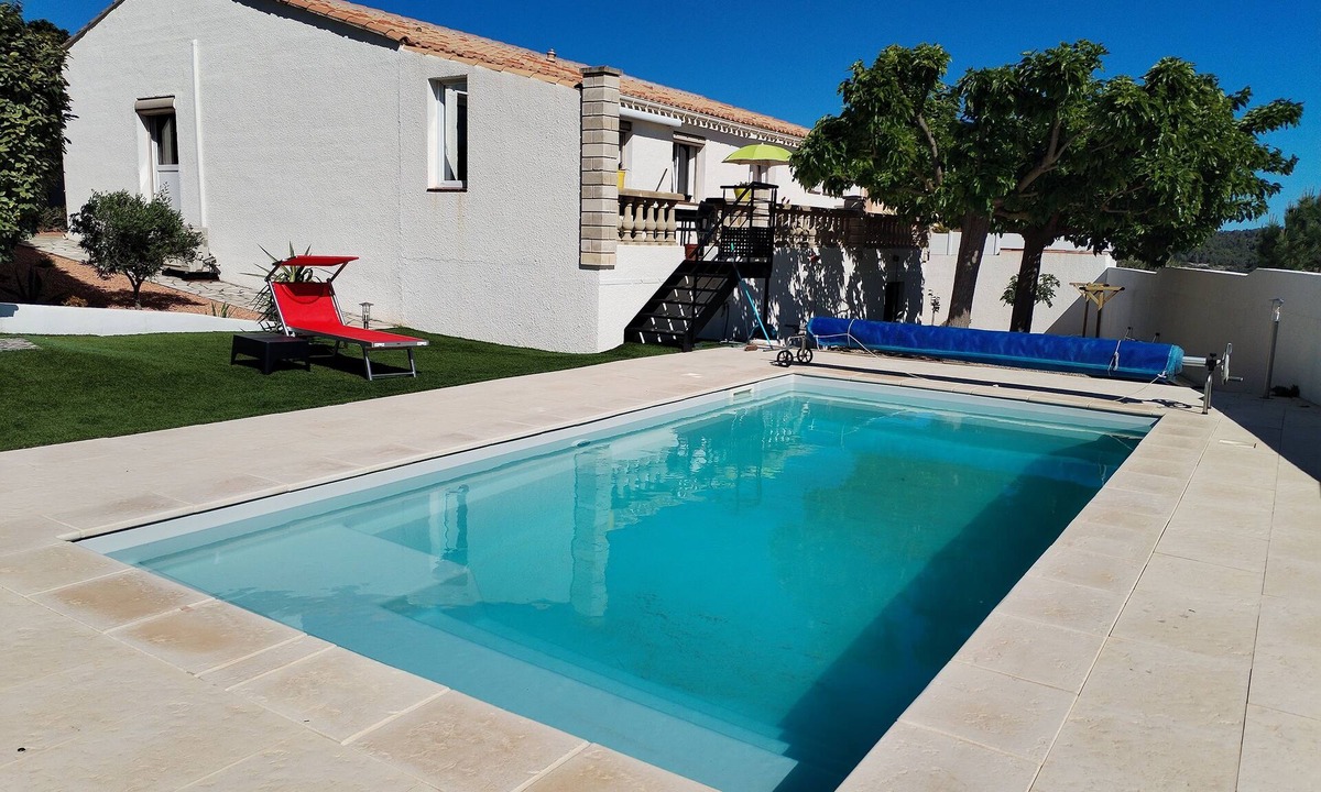 Roches Grises House | House with private pool near Etangs de Bages