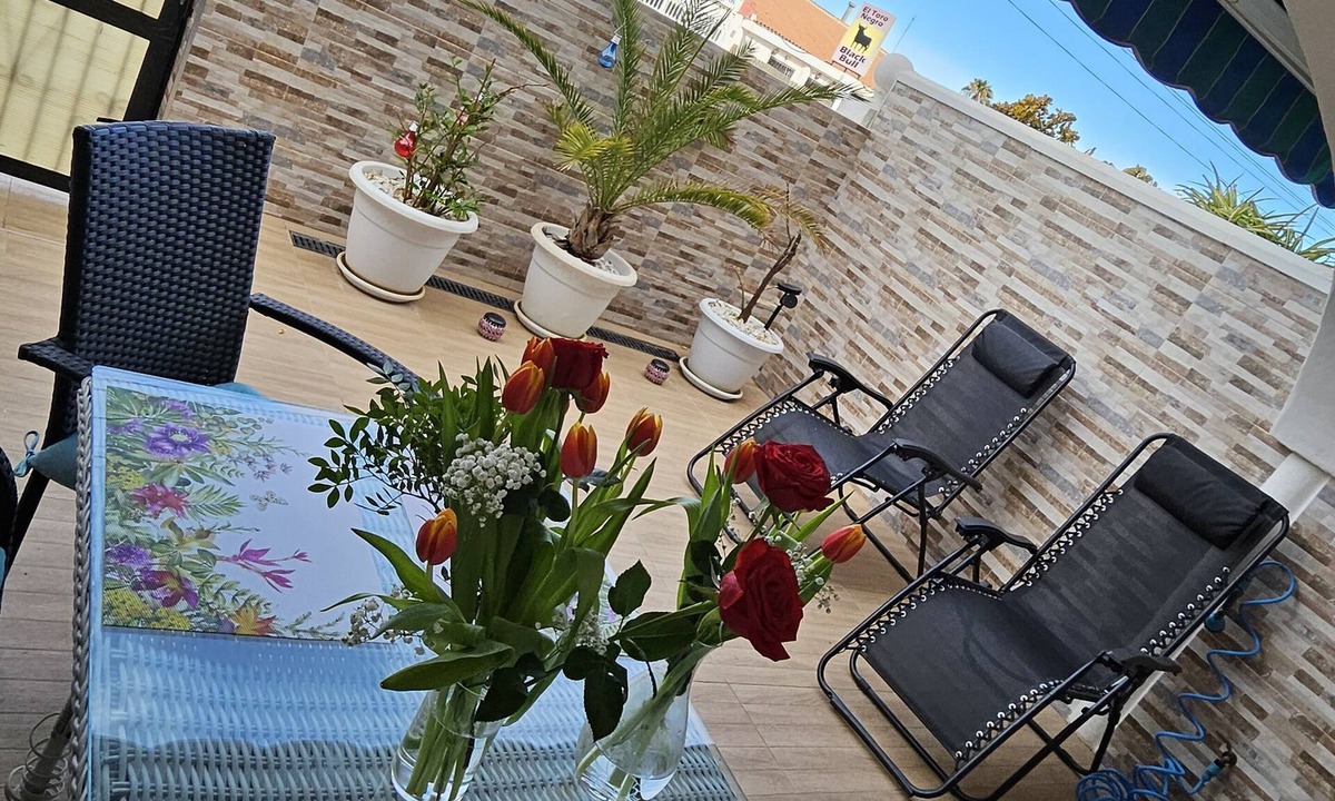 La Siesta House | House with roof terrace