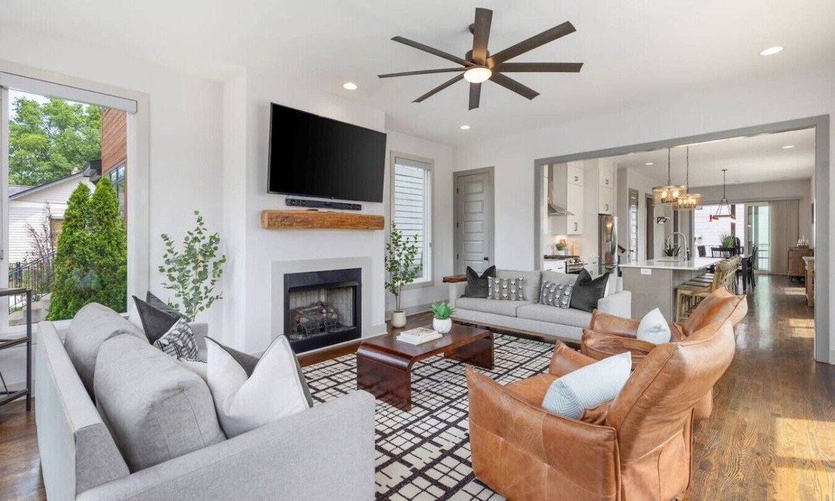 Cleveland Park House | House with Rooftop Patio, Next to a Park, 3 Miles to Downtown