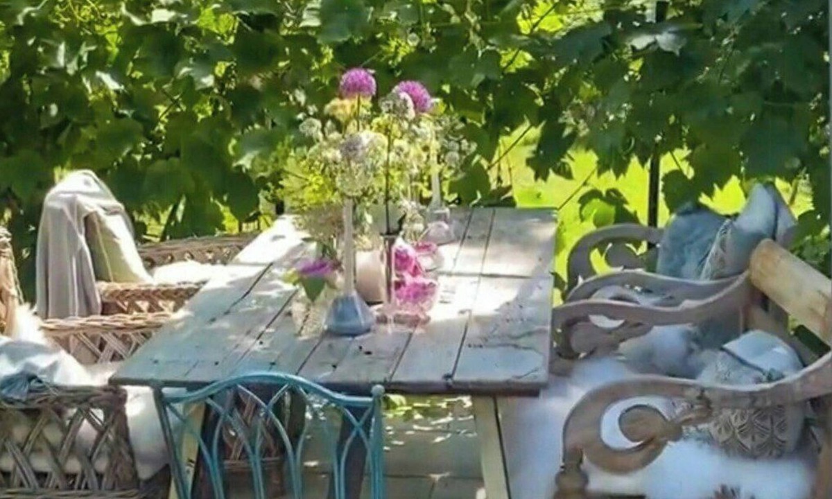 Smidstrup Strand House | House with rose garden and greenhouse in Gilleleje