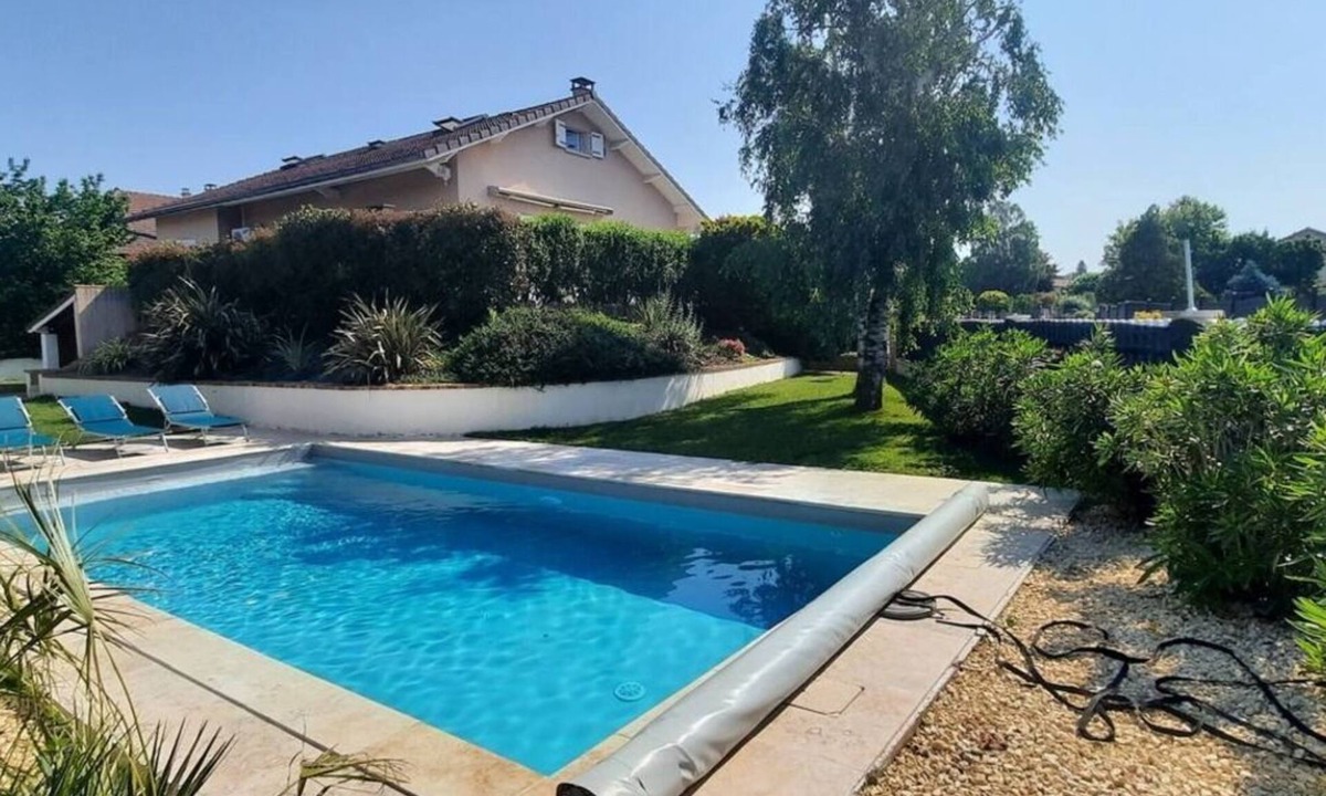 Villette-de-Vienne House | House with swimming pool