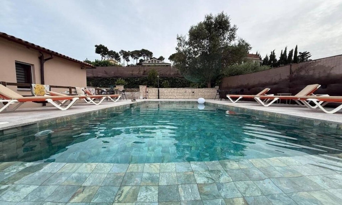 Canyelles House | House with saline pool 5 minutes from Sitges