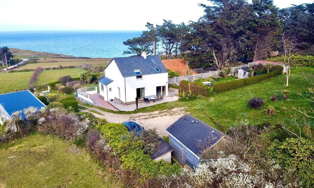 Fermanville House | house with sea view veranda