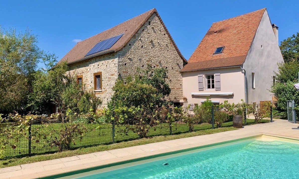 Bresse-sur-Grosne House | House with swimming pool "Le Foineau