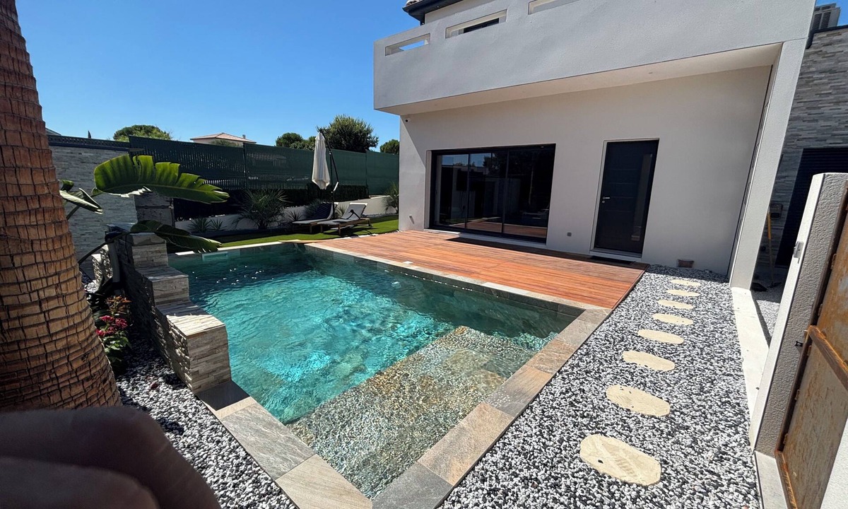 Le Pouget Villa | House with swimming pool