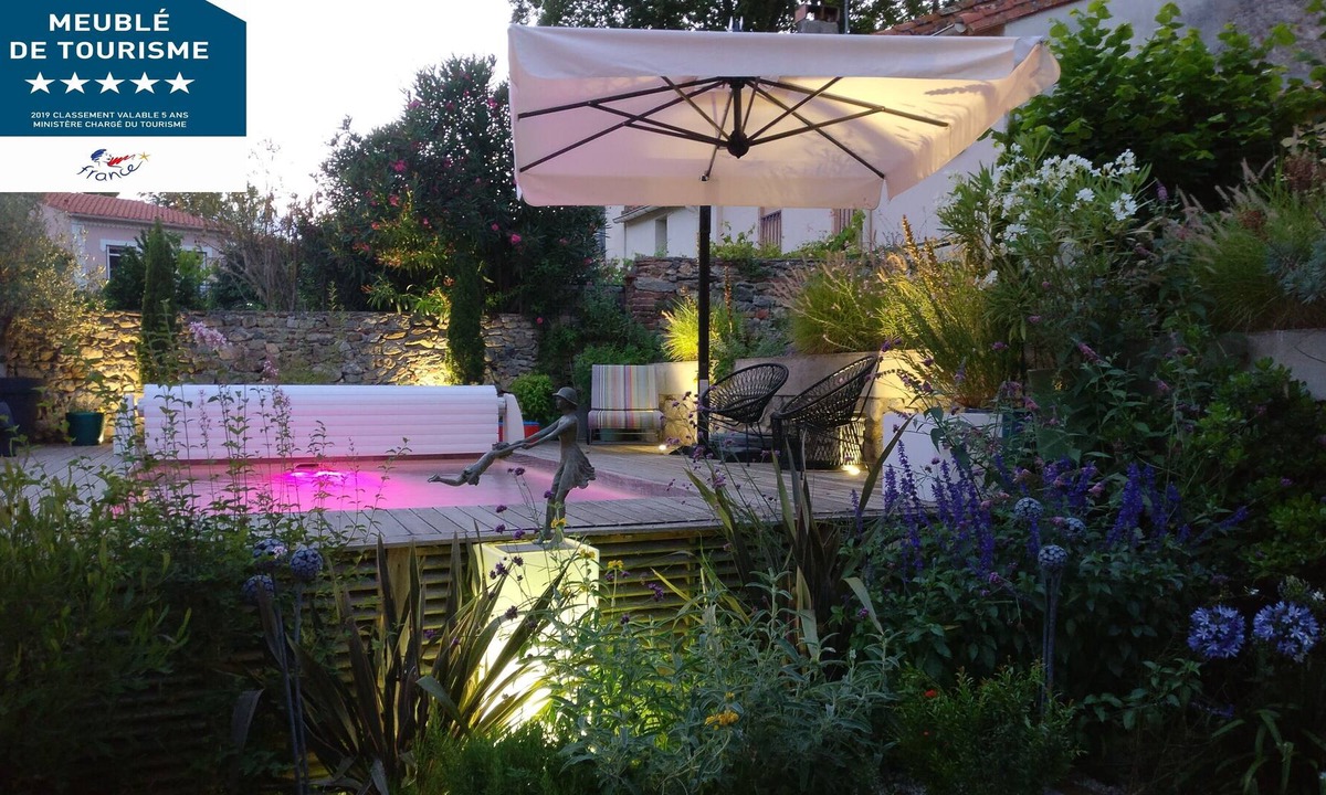 Ceret House | House with swimming pool combining authenticity and modernity in the historical center
