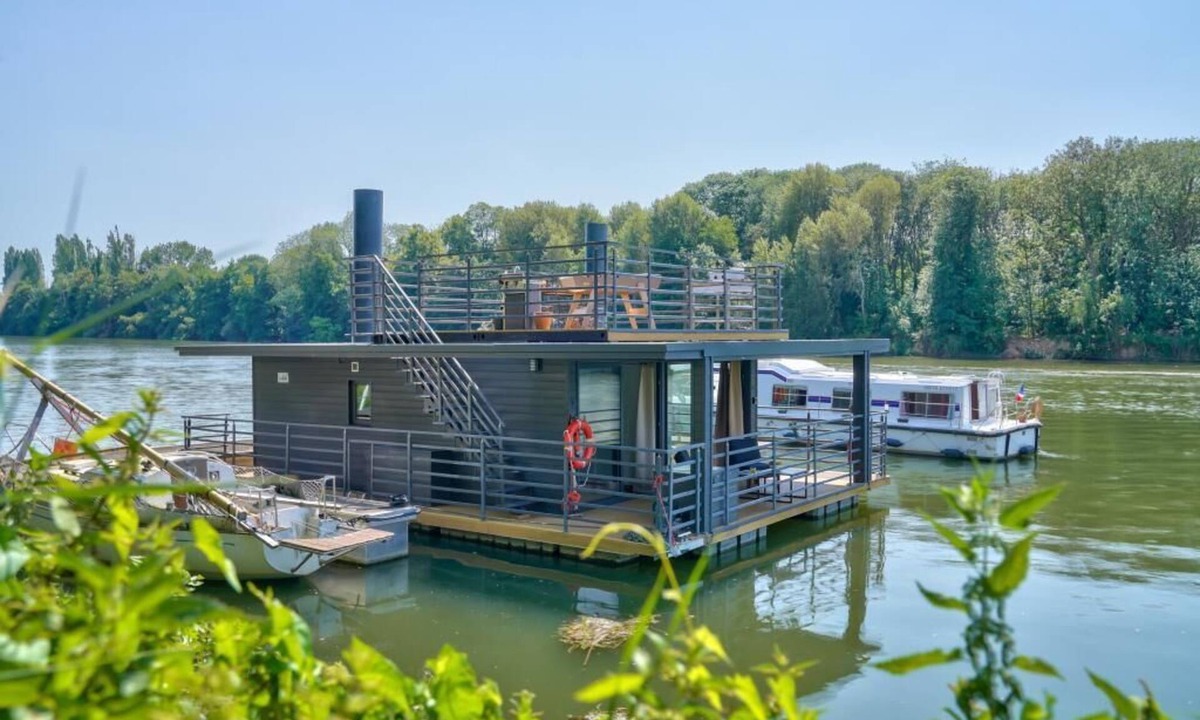 Conflans-Sainte-Honorine Apartment | Houseboat : Une Maison sur L'eau