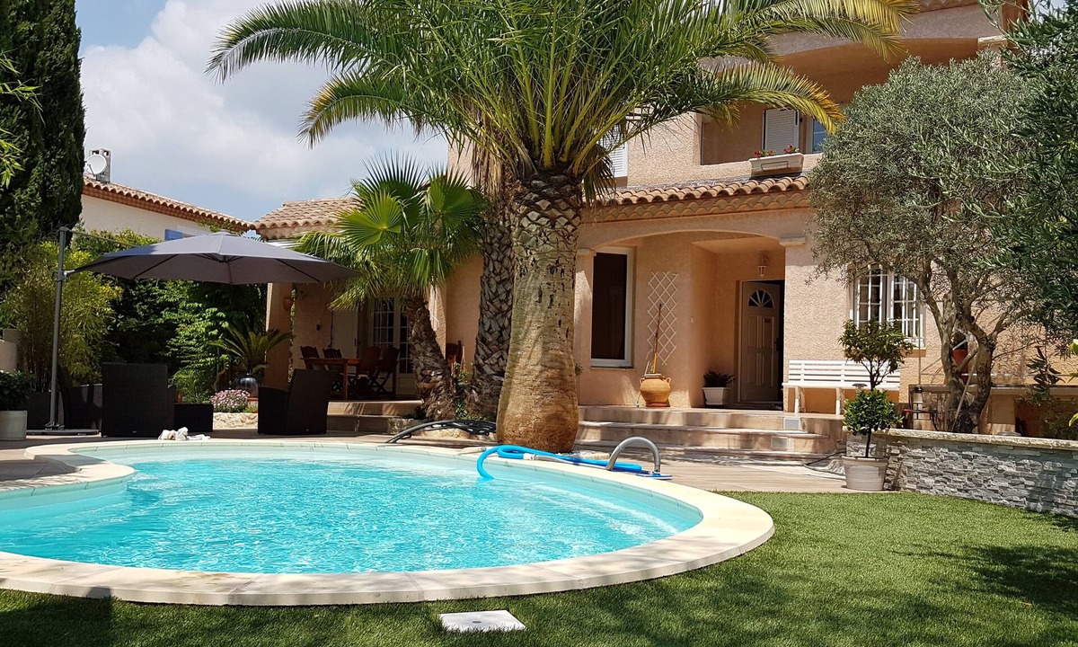 Castelnau-le-Lez Villa | houses/villas - 9 rooms - 8 persons