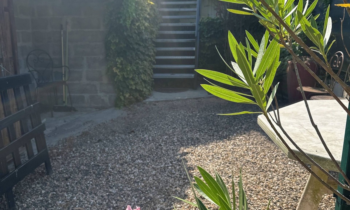 Cestas Condo | Housing, with Gardener