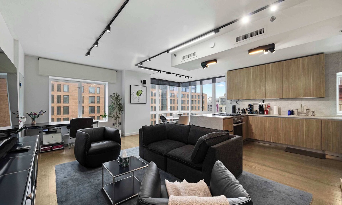 Lower East Side Condo | Houston by Rove Travel Patio & Shared Rooftop