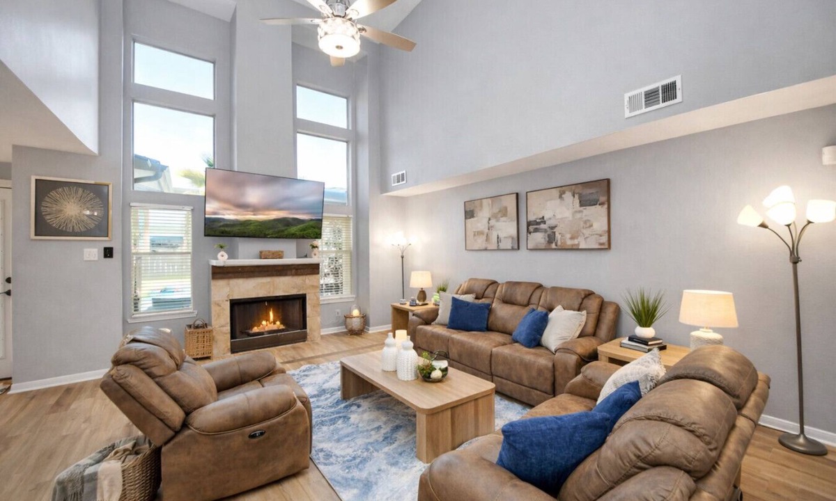 Houston House | Houston Retreat for Large Groups | Sleeps 22