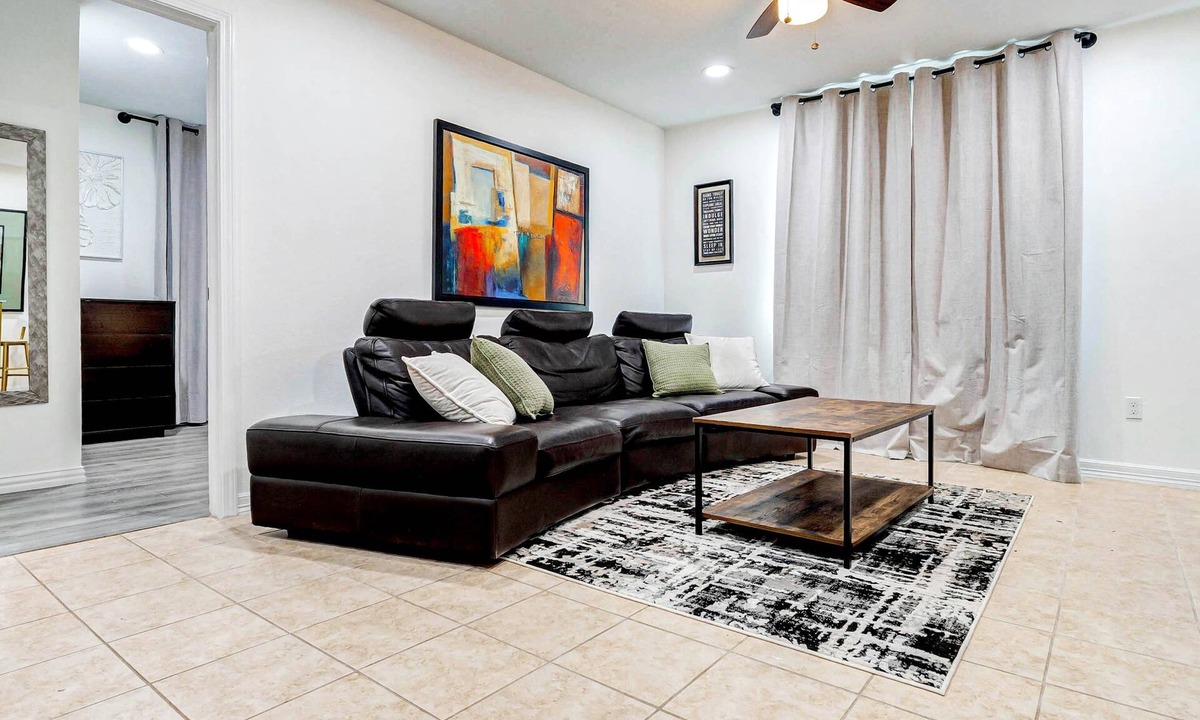 Houston Apartment | Houston Unique Private Retreat, 17 mins to Downtown - Quiet and Peaceful