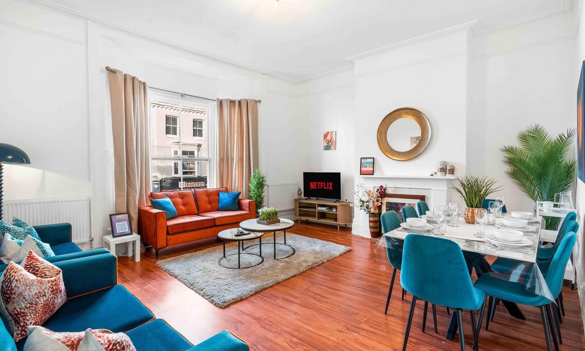 Hove House | Hove Above | By My Getaways