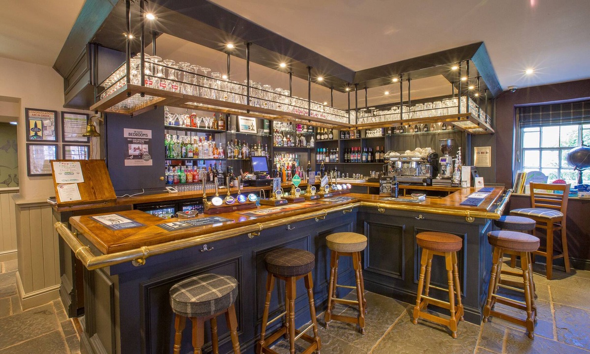 Wing Hotel | Howard Arms