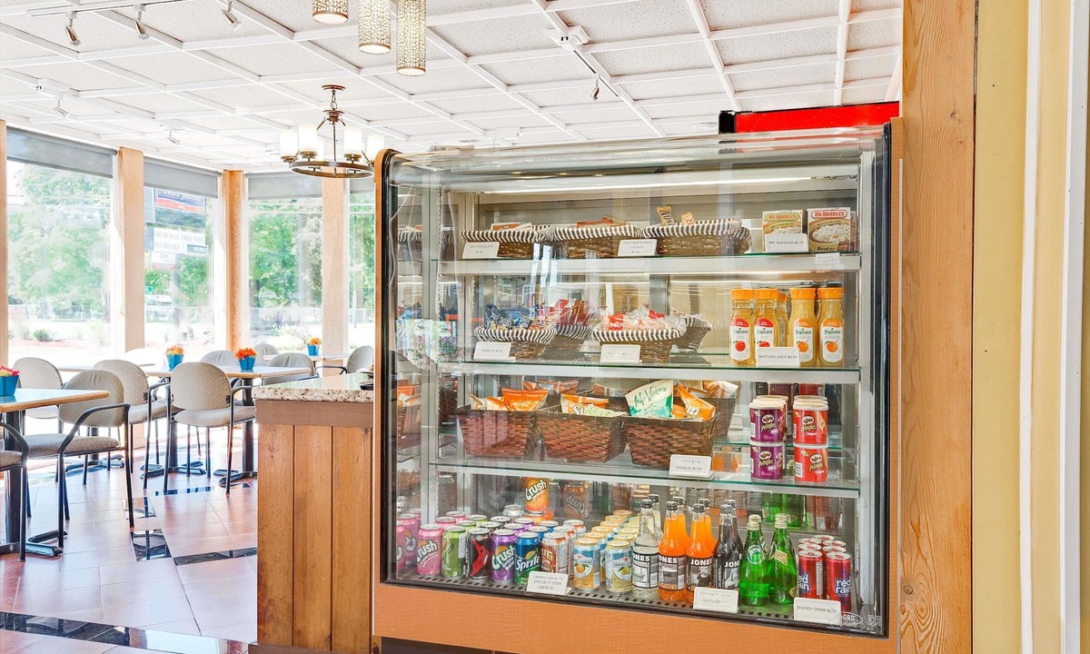 Lindsay Hotel | Howard Johnson by Wyndham Lindsay