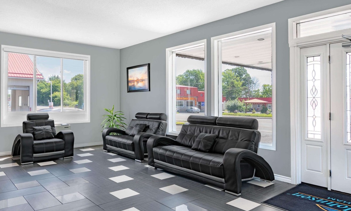 Gananoque Hotel | Howard Johnson by Wyndham Gananoque
