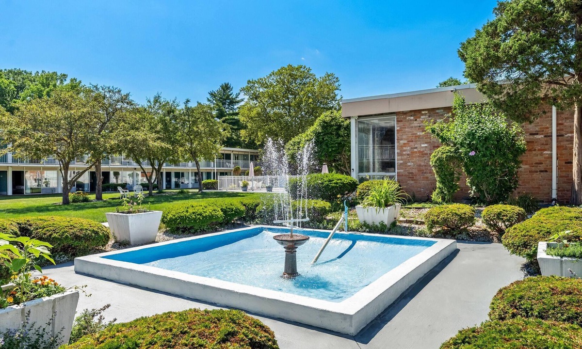 Colonie Hotel | Howard Johnson by Wyndham Albany