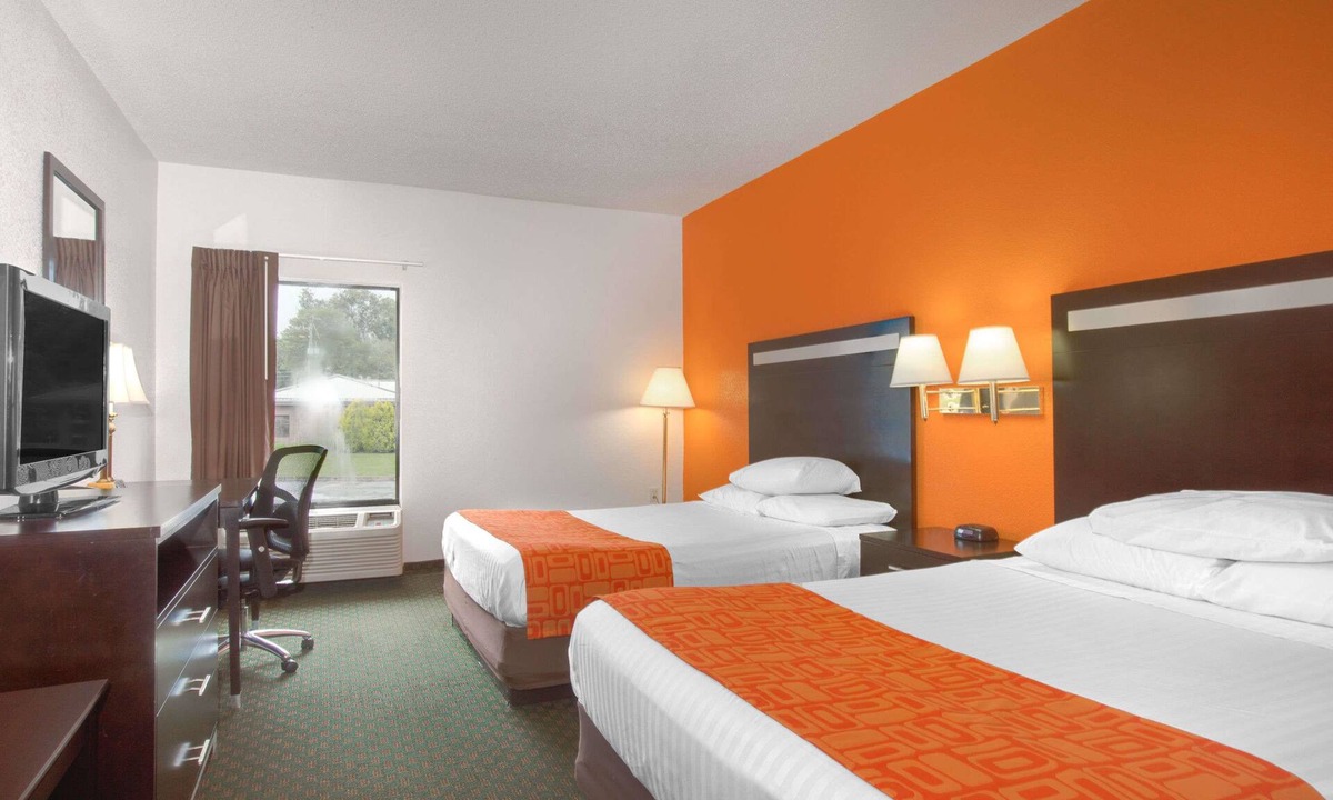 Beckley Hotel | Howard Johnson by Wyndham Beckley