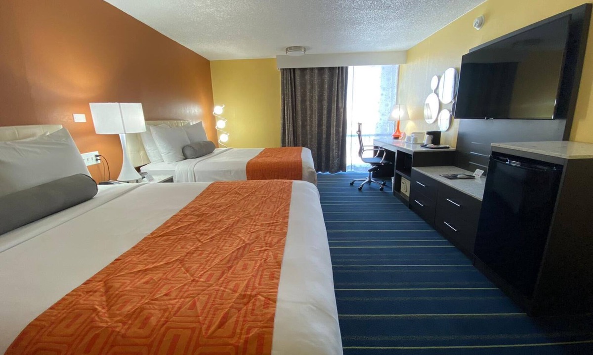 Clifton Hotel | Howard Johnson by Wyndham Clifton NJ