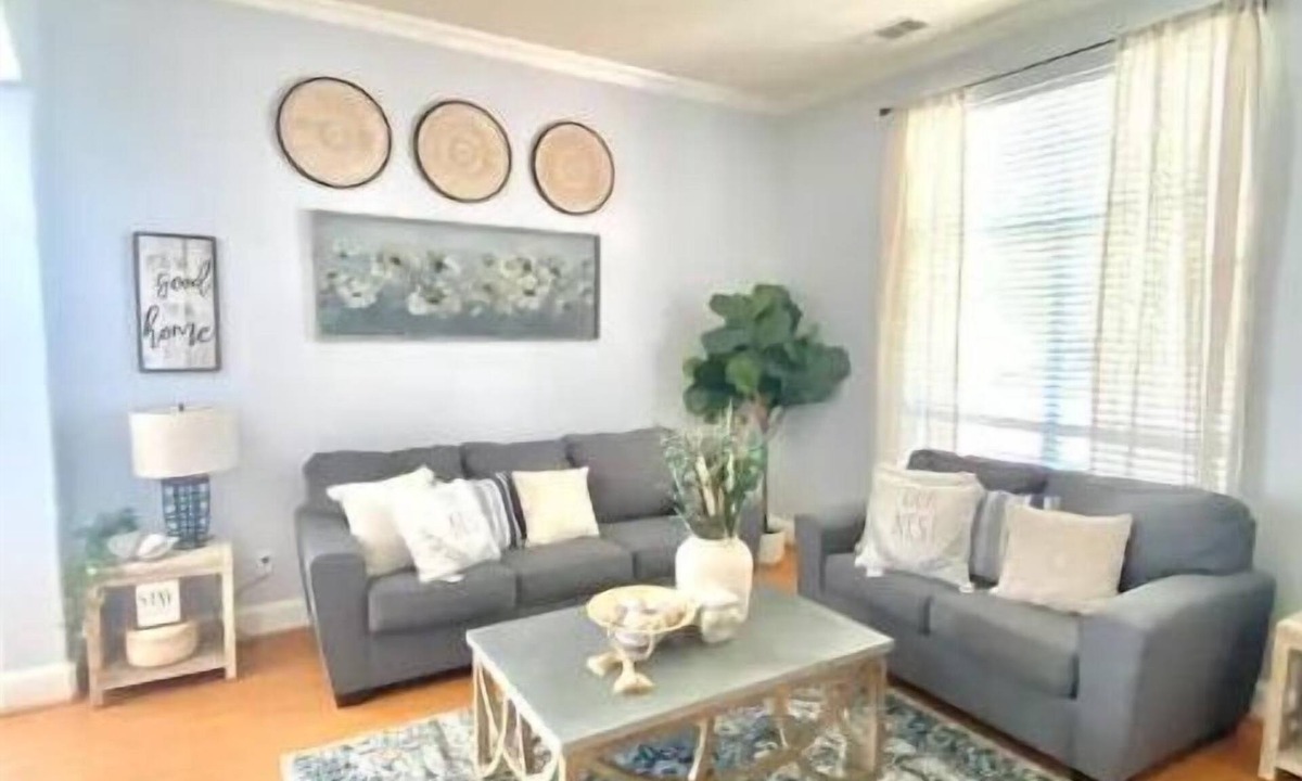Northwest Carrollton House | Howdy Beach House